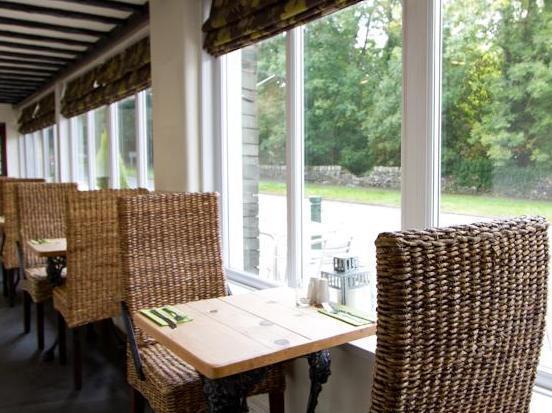 Pedro'S Restaurant Bar And Hotel Windermere Eksteriør billede